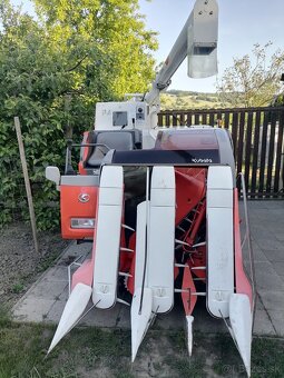 Japonský kombajn Kubota SR-M23s - 2
