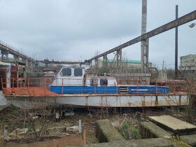 Loď (možná výmena za mikrobus 9-miestny) - 2