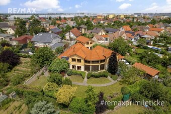 Rodinná dvojgeneračná vila na predaj v príjemnej lokalite Br - 2