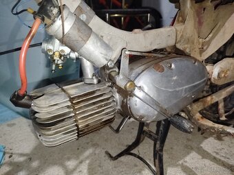 Predám motor na Jawu pionier. - 2
