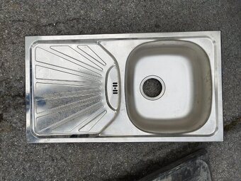 Kuchynský drez nerezovy - 2