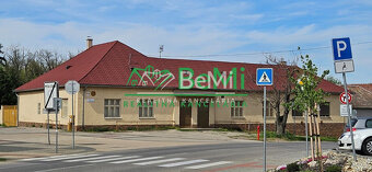 NR - RD - Mojmírovce, centrum obce, 2 bytové jednotky - 2