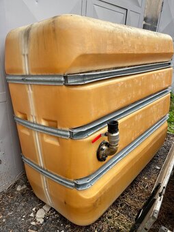 Plastová nádrž 2500 l - 2