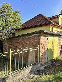 Od Štúrova 8km v malebnej obci Malá nad Hronom ;ponúkam na k - 2
