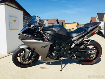 Yamaha R1 big bang - 2