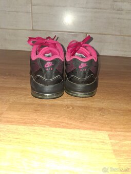 Predam dievčenske nike tenisky č.33 - 2