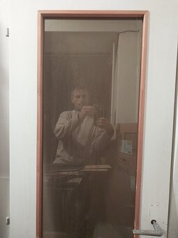 Predám biele dvere 90 plné pravé, 60 presklené ľavé - 2