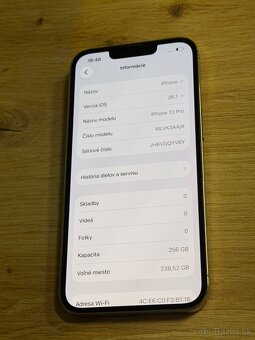 Predám Apple IPhone 13 PRO 256GB Gold Bežné Známky - 2