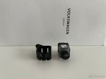 Originál predná parkovacia kamera Škoda, VW Cupra 5WA980546E - 2