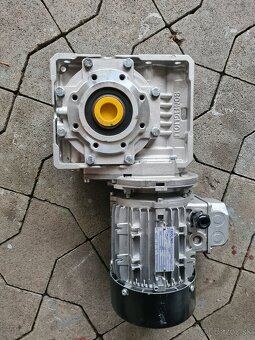 Predám rôzne el.motory s prevodom - 2