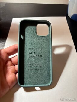 Obal na Iphone 13, silicone zelený - 2