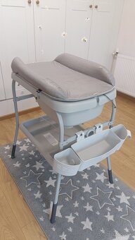 Prebaľovaci stolík s vaničkou Chicco - 2