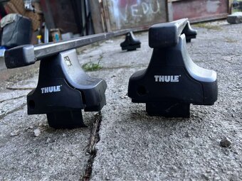 Strešne nosiče Thule na Octaviu 2 Liftback - 2
