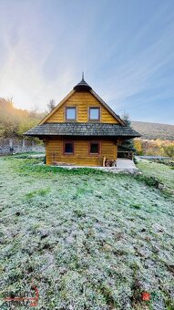 Jedinečné pozemky s domom, garážou a budovou v nádhernej lok - 2