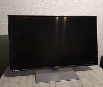 Viewsonic 43" 4K IPS-LED Monitor - 2