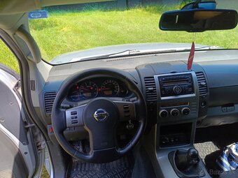 Nissan Pathfinder - 2