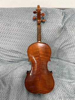 Ponúkam na predaj 4/4 husle - 2