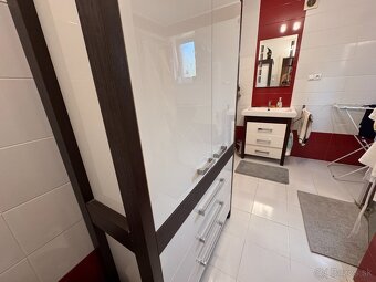 KRÁSNY KÚPEĽŇOVÝ SET - Komoda s umývadlom + skriňa - 2