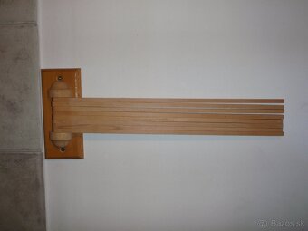 Drevený vešiak - 2