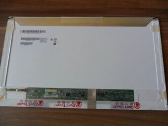 predám 15,6" palcový Led displej , z notebooku Acer - 2