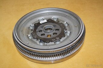 DSG dvojhmotný zotrvačník 05L105266K 05L105266J - 2