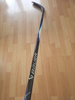 Hokejka BAUER FLYLITE pravá - 2
