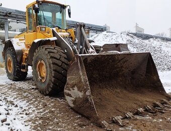 Nakladač Volvo L120 E - 2