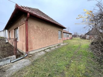 REZERVOVANÉ - Pozemok so starým domom Veľká Maňa / Nové Zámk - 2