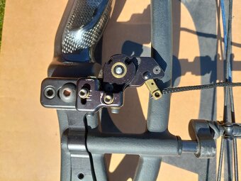 Kladkovy luk Hoyt carbon Matrix - 2