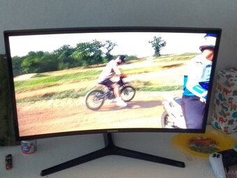 Predám ps5 plus monitor - 2