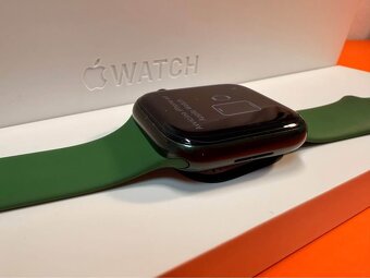 Apple Watch 7 45mm - Zelené - 2