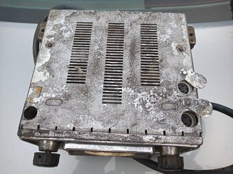 Staré autorádio, Tesla 2103 BV - 2