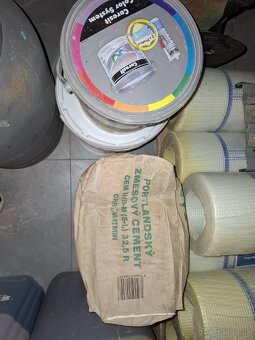 Predám cement a Ceresit Nivelačny poter - 2