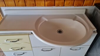Predám kupelnovu skrinku a umyvadlo - 2