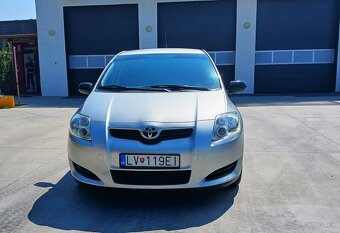 Toyota Auris 1.4 I D-4D 90 Terra Cool 5Dverová - 2