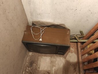 Predám elegantný retro kúsok – televízor TESLA Lívia - 2