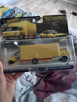 predám hotwheels premium team transport - 2