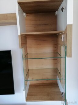 predam obyvaciu stenu so stolom - 2