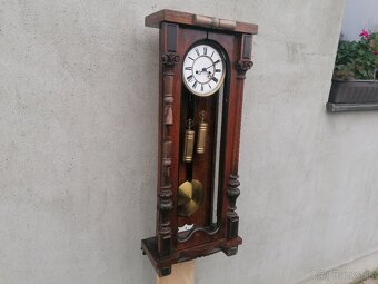 Predám starožitné 2- závažové nástenné hodiny - 2