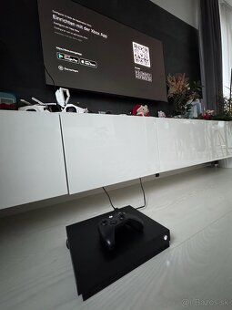 XBOX One X 1TB + 1 ovládač + 1 hra - 2