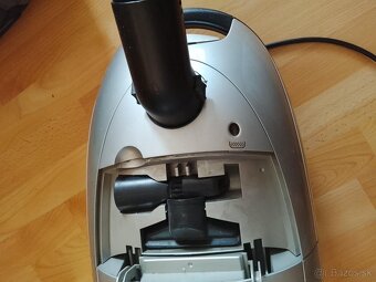 vysávač Progres 1800W - 2