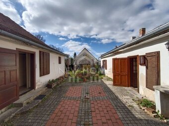 ZOBOR - 2 x RD na jednom pozemku, pôvodný stav - 2