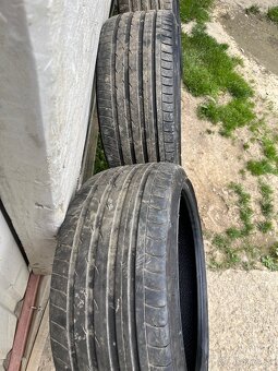 Letné pneu 235/35 r19 - 2