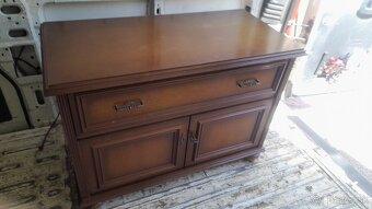Komoda výsuvné šuflíky-80eur - 2