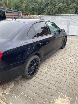 VW Jetta 1,6 - 2