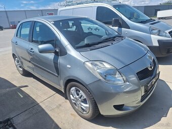 TOYOTA YARIS 1,3 BENZÍN AUTOMAT - 2