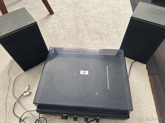 Stary gramofon Tesla model NCZ-040 - 2