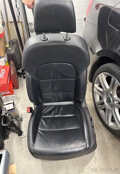Škoda superb 2 predné kožené sedadlá - 2