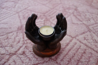 Svietnik na čajové sviečky - ruky - 2