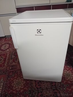 Predám  chladničku electrolux - 2